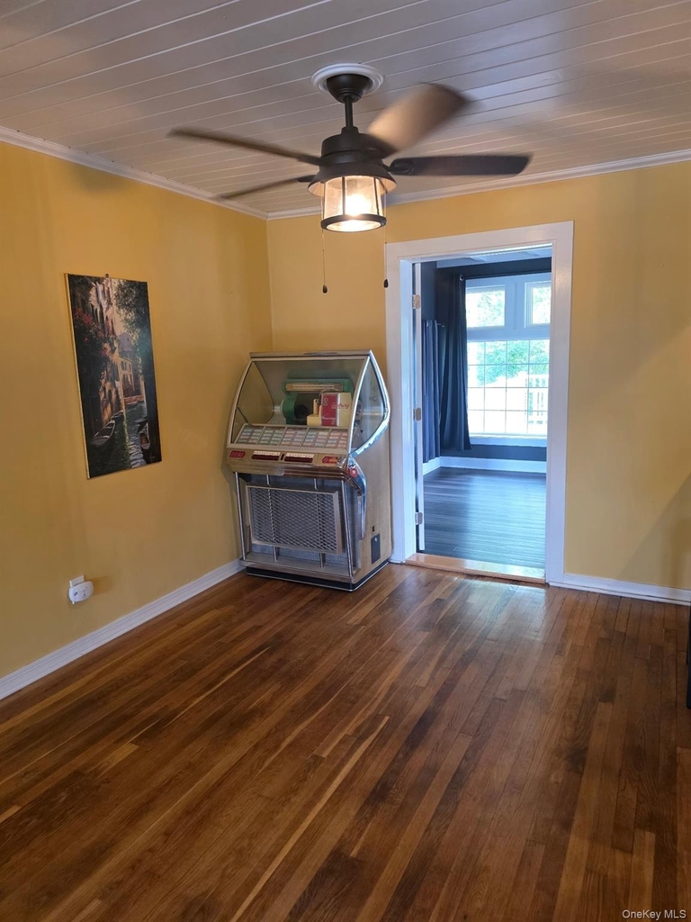 1396 Illinois Avenue - Photo 8