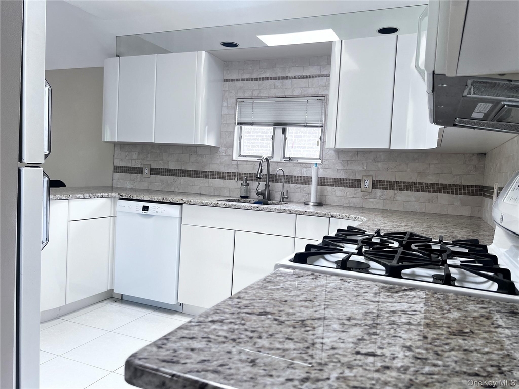 5710 253rd Street - Photo 6