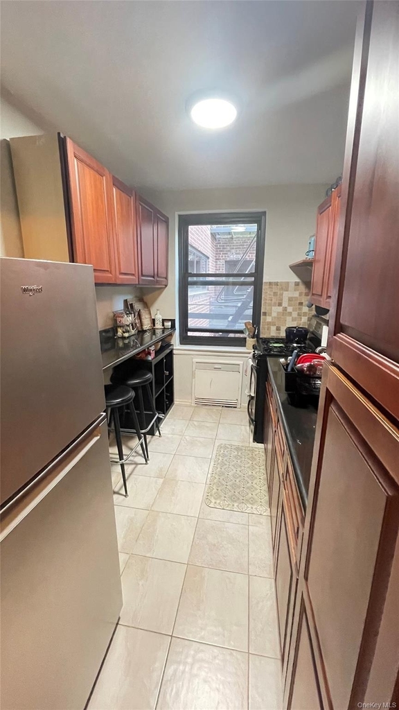 212-04 75th Avenue - Photo 3