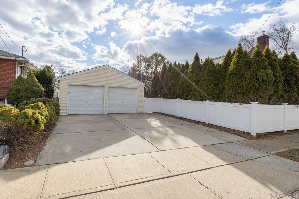 152 Charles Street - Photo 17