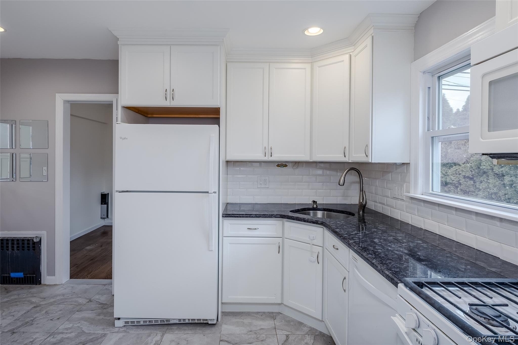 152 Charles Street - Photo 5