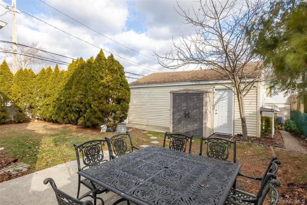 152 Charles Street - Photo 16