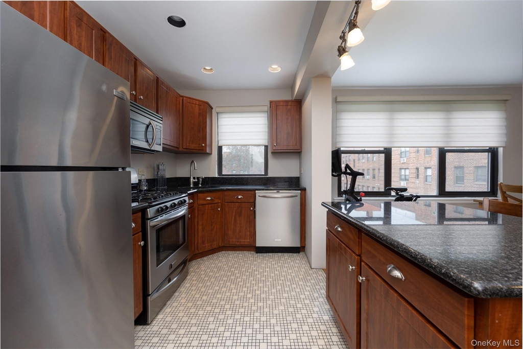 1 Jefferson Avenue - Photo 7