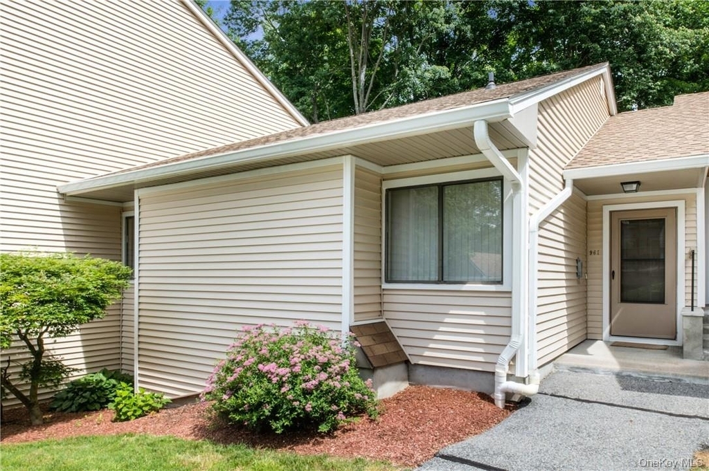 96 Molly Pitcher Lane - Photo 0