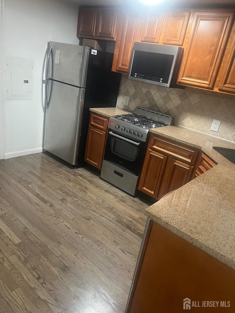 311 4th Avenue - Photo 2