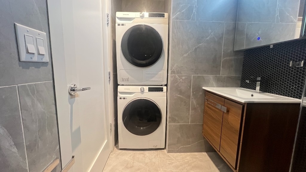 356 W 48th Street - Photo 8