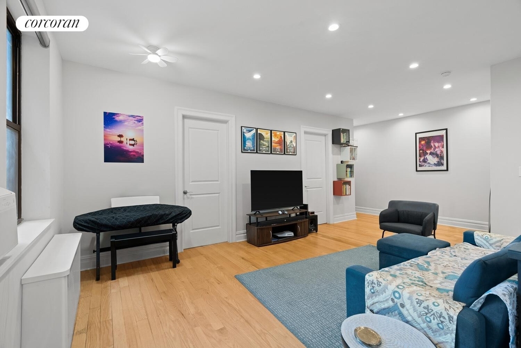 109-20 Queens Boulevard - Photo 3