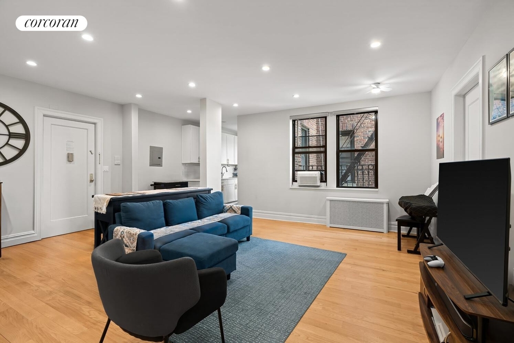 109-20 Queens Boulevard - Photo 1