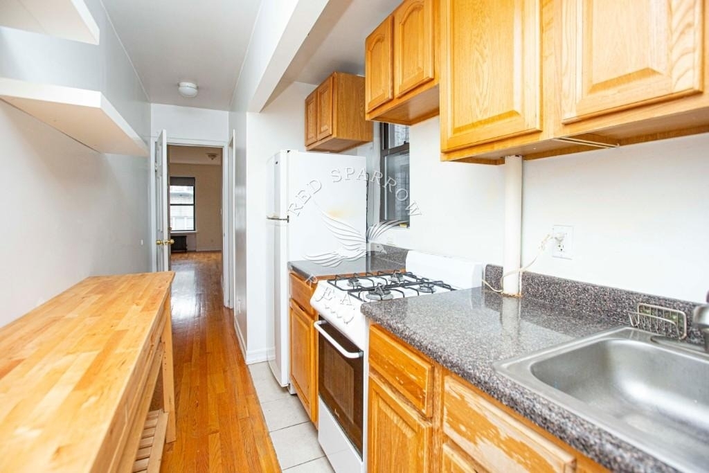 420 E 83rd Street - Photo 7