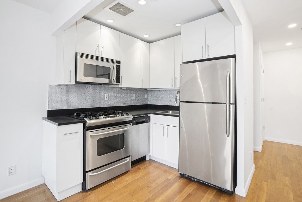 159 Bleecker Street - Photo 3