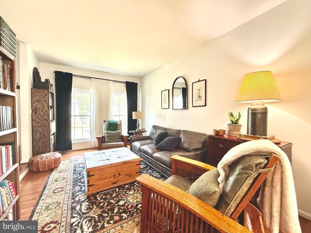 8 Woodmont Court - Photo 2