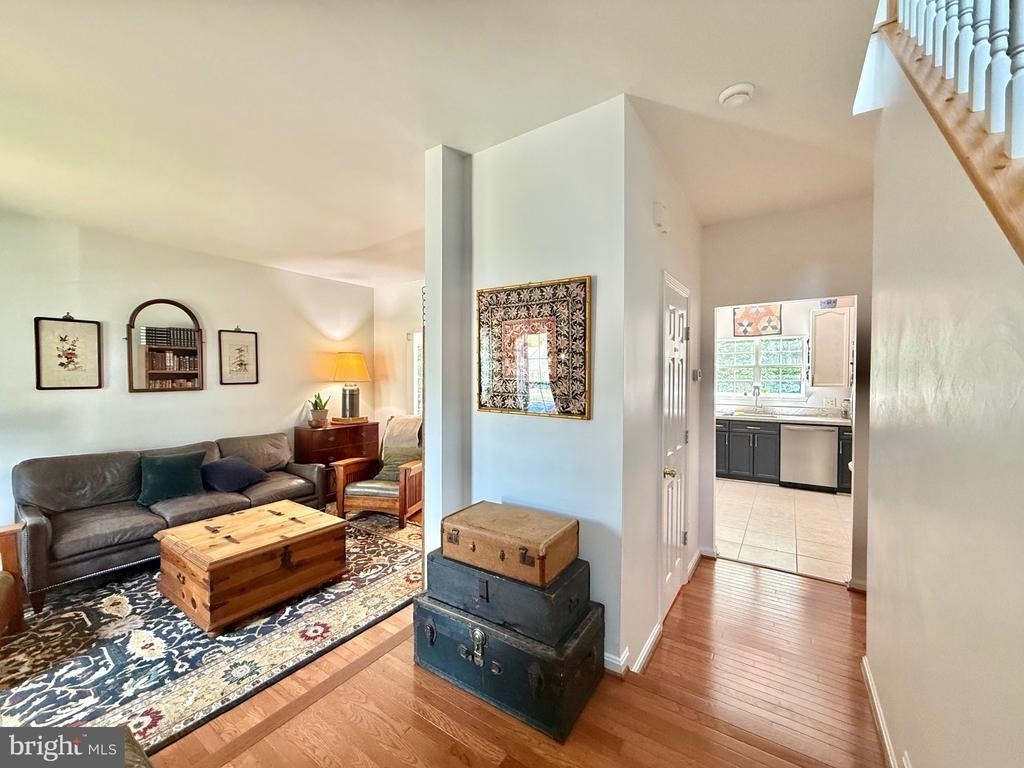 8 Woodmont Court - Photo 4