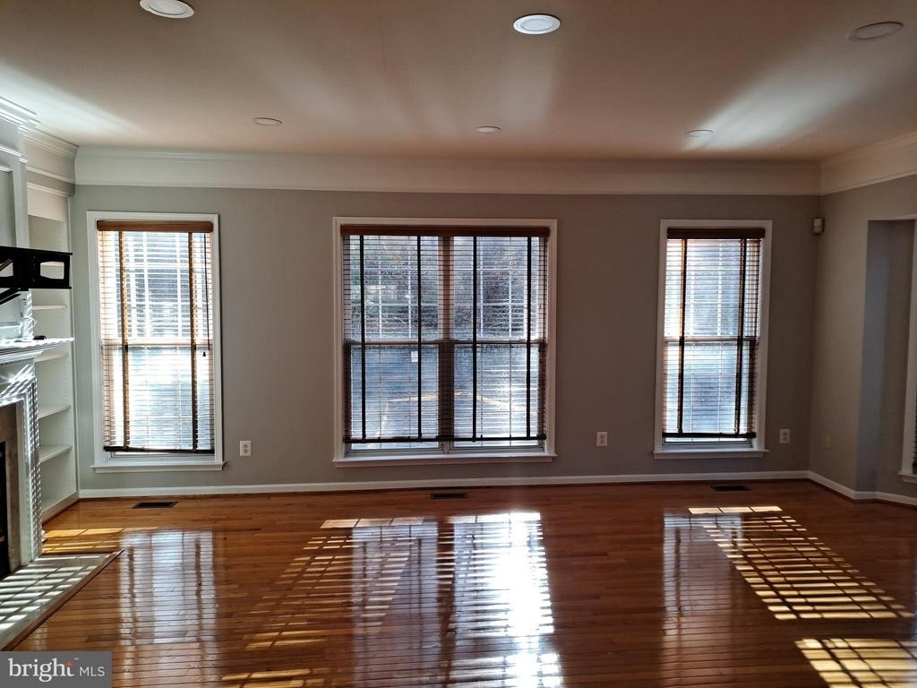 7738 Heritage Woods Way - Photo 18
