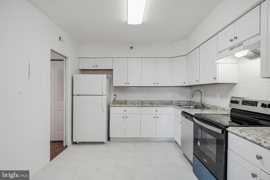 3713 S George Mason Drive - Photo 10