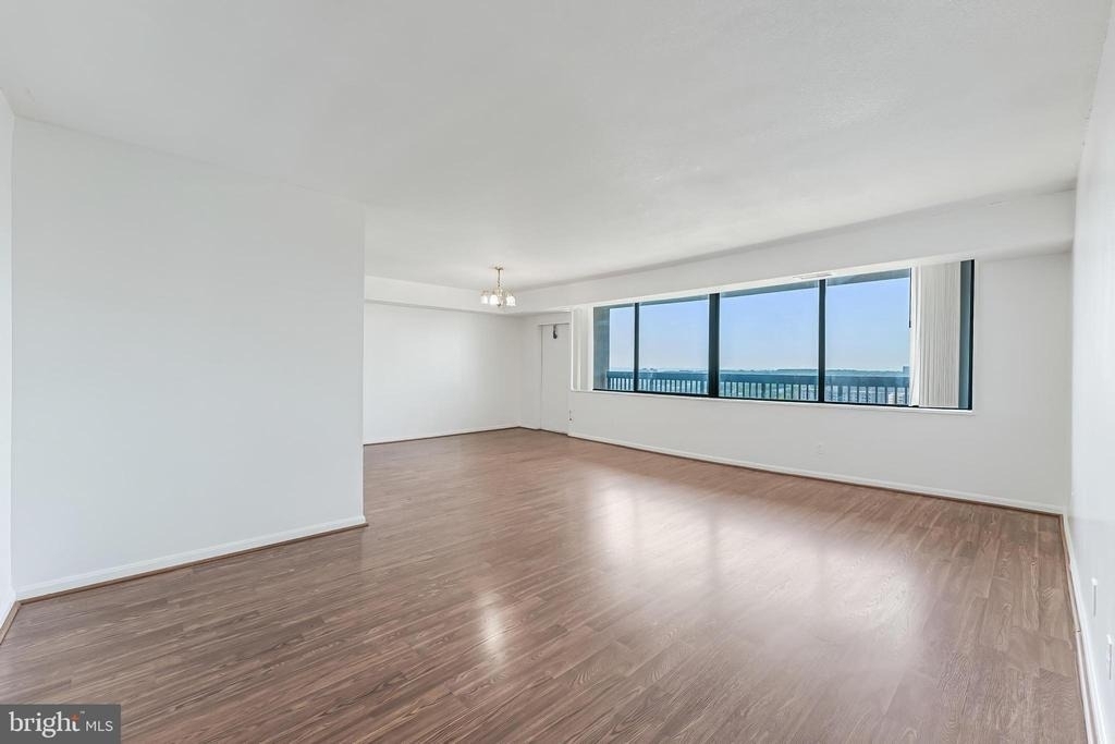 3713 S George Mason Drive - Photo 5