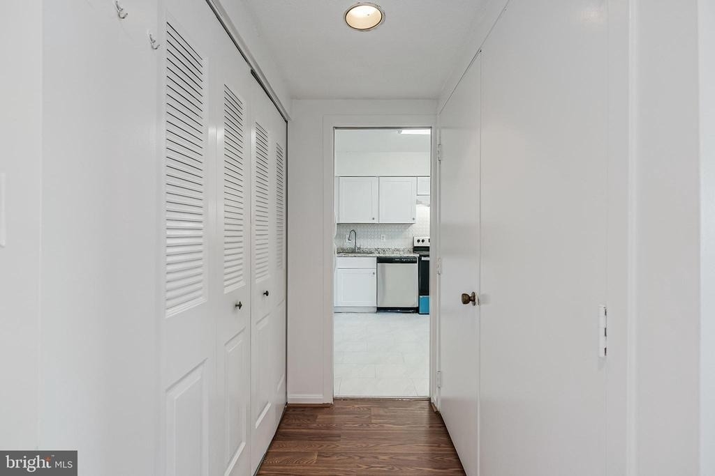 3713 S George Mason Drive - Photo 3