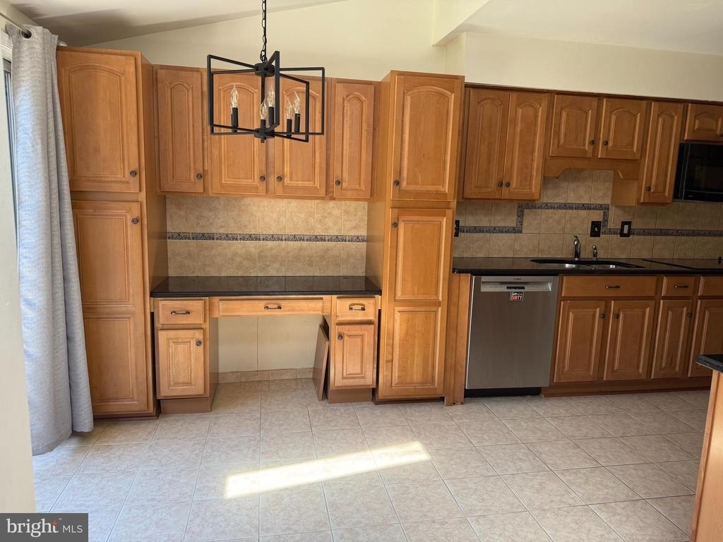 4637 Luxberry Drive - Photo 6