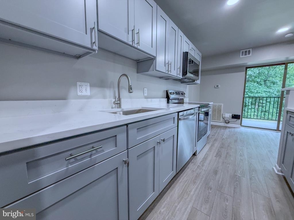 11603 Stoneview Square - Photo 7