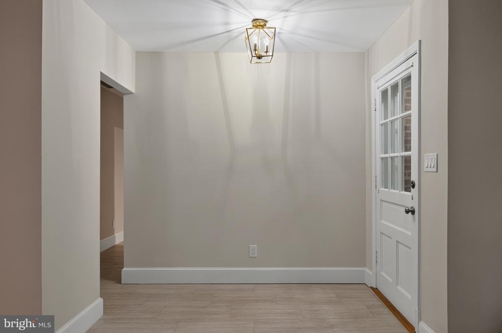 8023 Washington Avenue - Photo 3