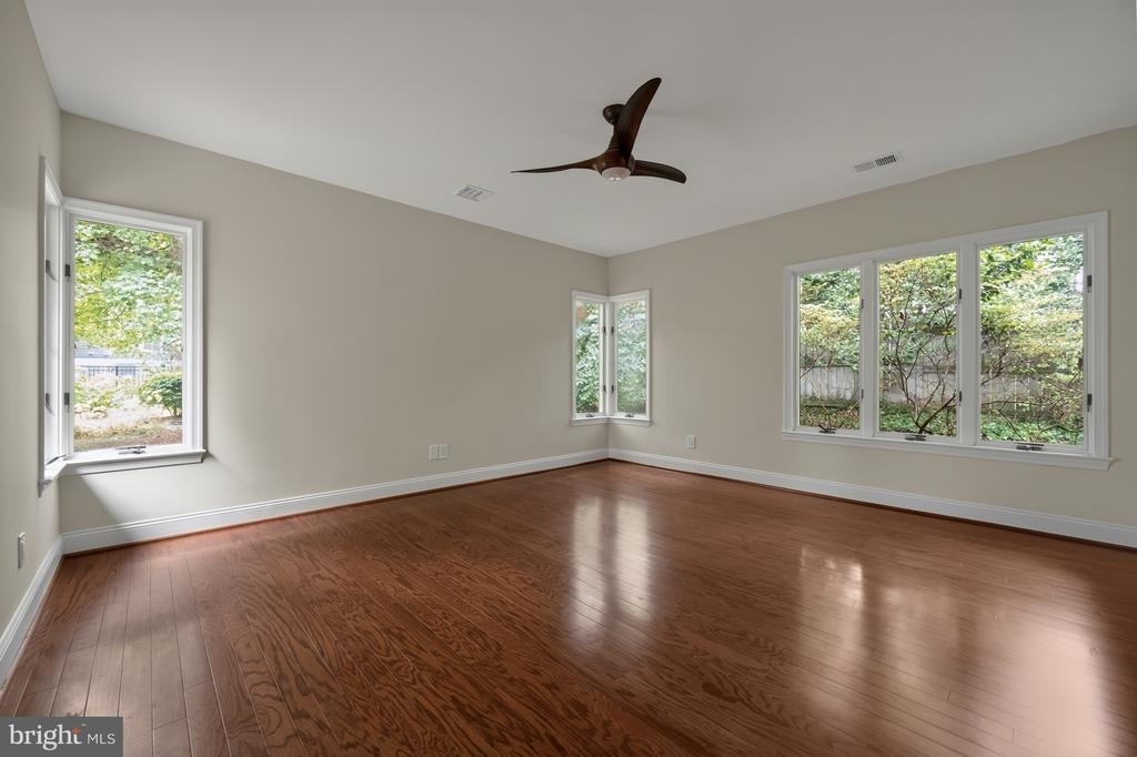 8023 Washington Avenue - Photo 29