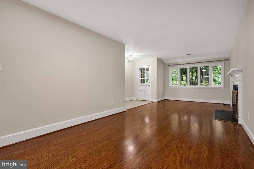 8023 Washington Avenue - Photo 6