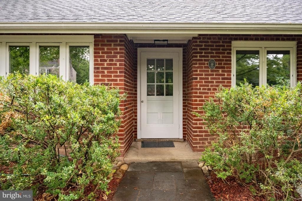 8023 Washington Avenue - Photo 2