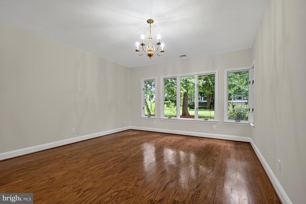 8023 Washington Avenue - Photo 10