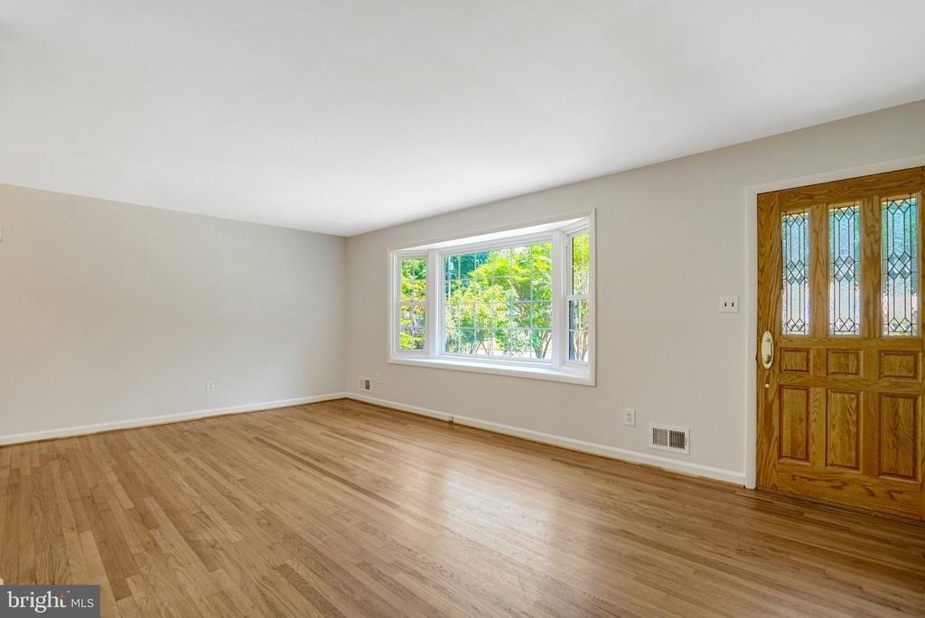 8236 Governors Court - Photo 5