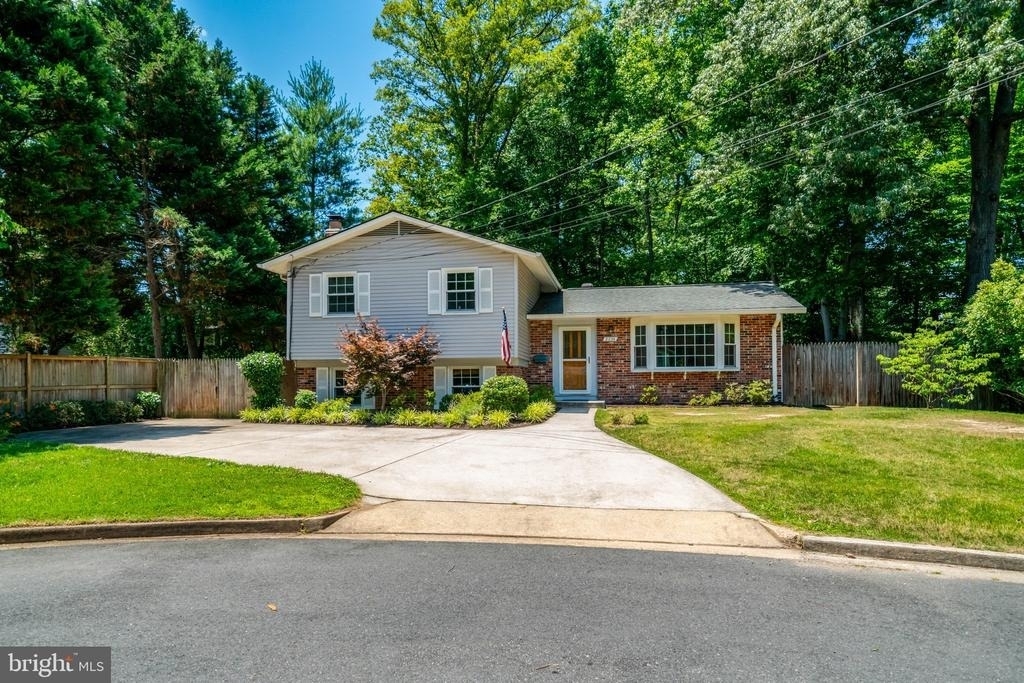 8236 Governors Court - Photo 3
