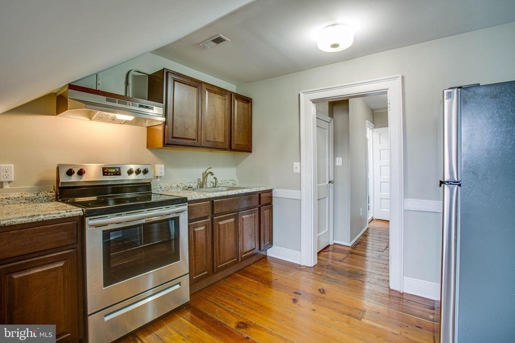312 William Street - Photo 8