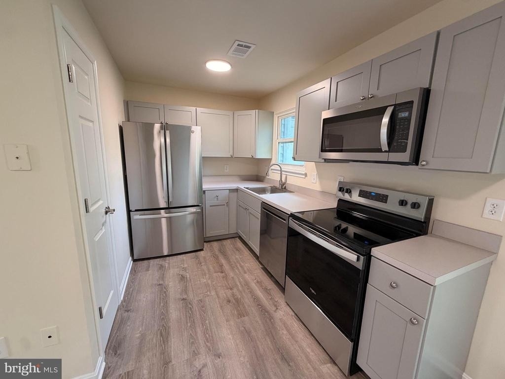 665 Highview Court - Photo 1