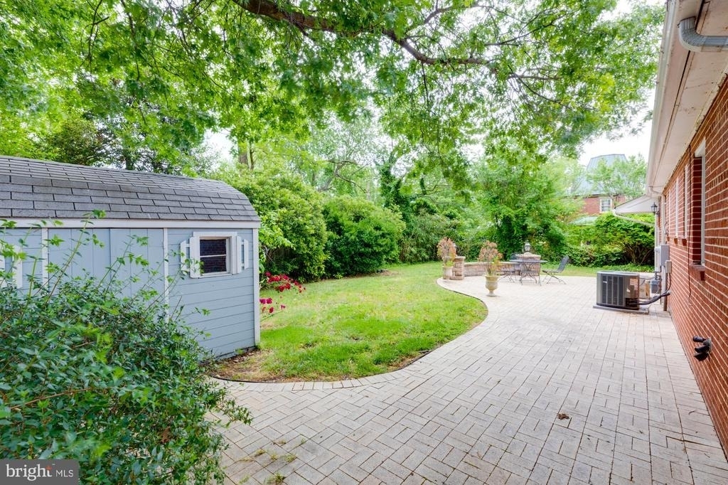 1947 Arlington Ridge Road - Photo 20
