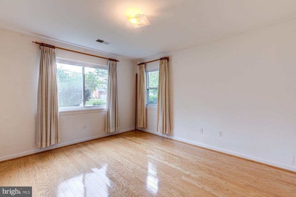1947 Arlington Ridge Road - Photo 11