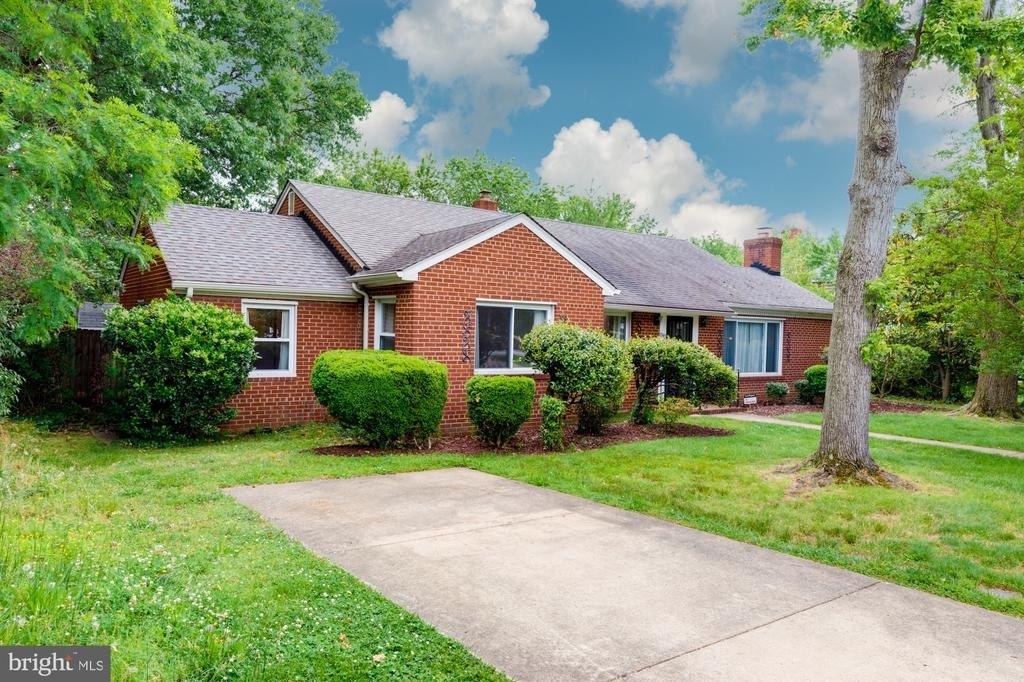 1947 Arlington Ridge Road - Photo 2