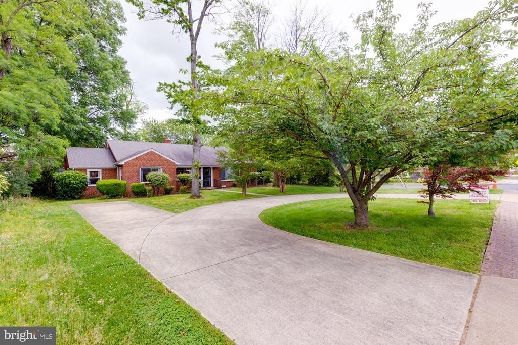 1947 Arlington Ridge Road - Photo 26