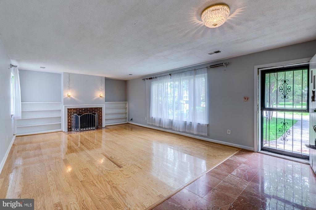 1947 Arlington Ridge Road - Photo 3
