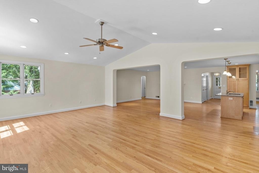 5534 17th Street N - Photo 10