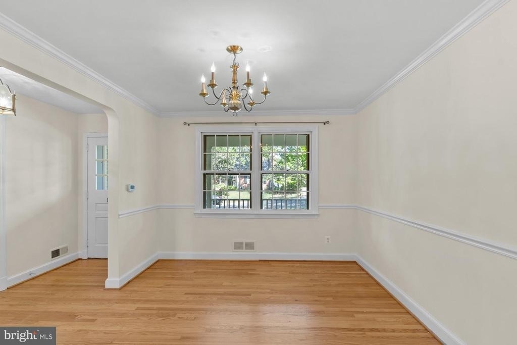 5534 17th Street N - Photo 2