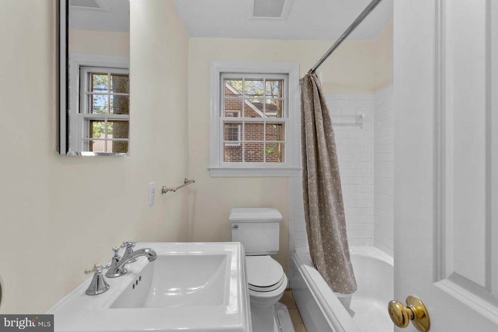 5534 17th Street N - Photo 16
