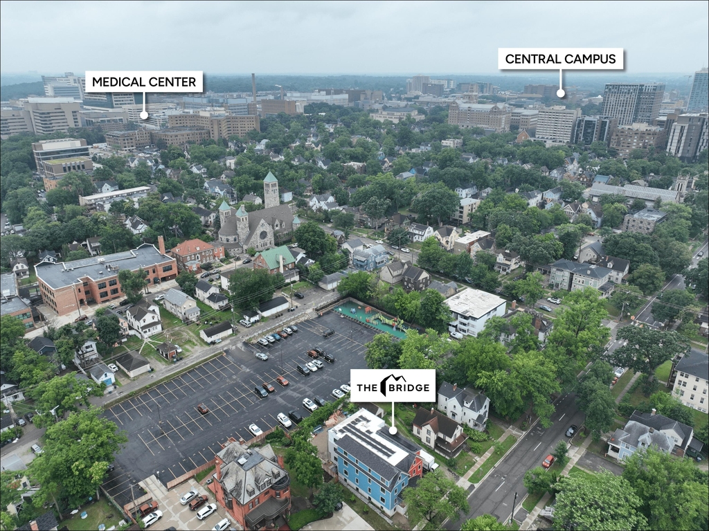 530 N Division Street - Photo 3