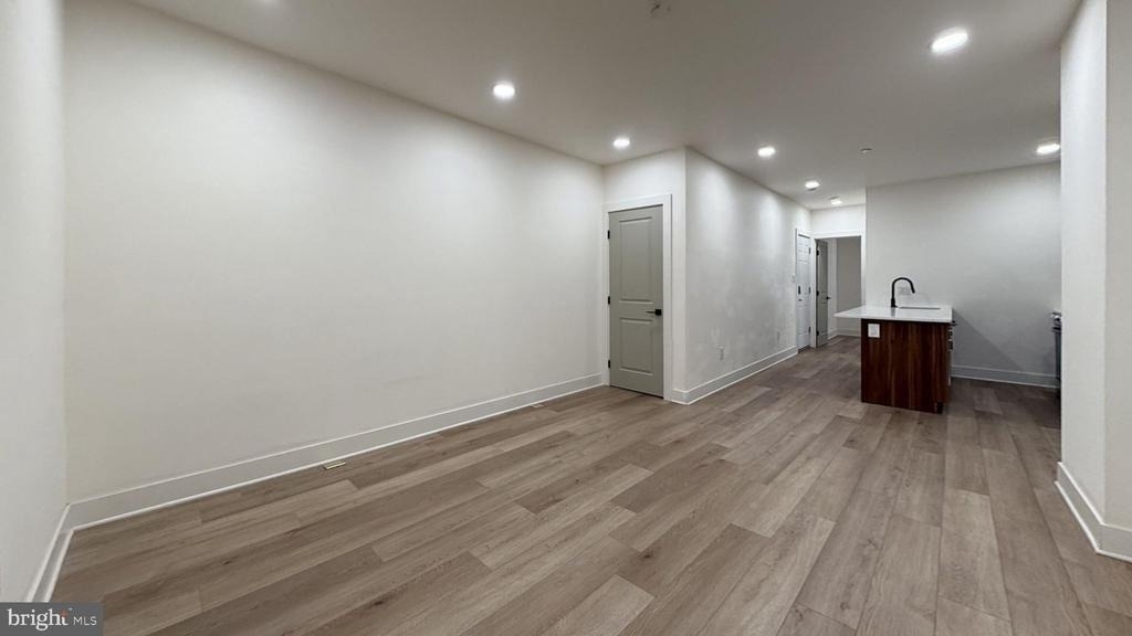 6049 Elmwood Avenue - Photo 7