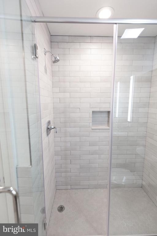 1411-6 Walnut Street - Photo 14