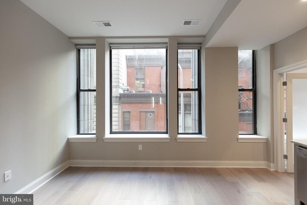 1411-6 Walnut Street - Photo 10
