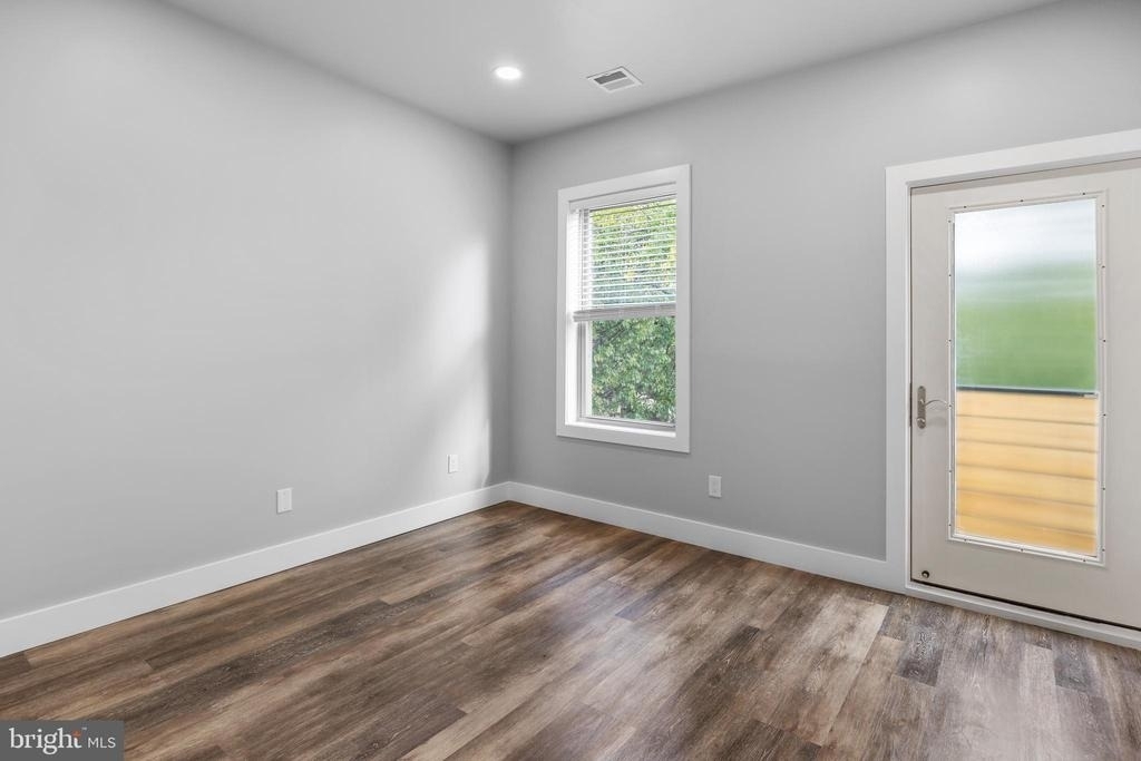 342 W Queen Lane - Photo 17