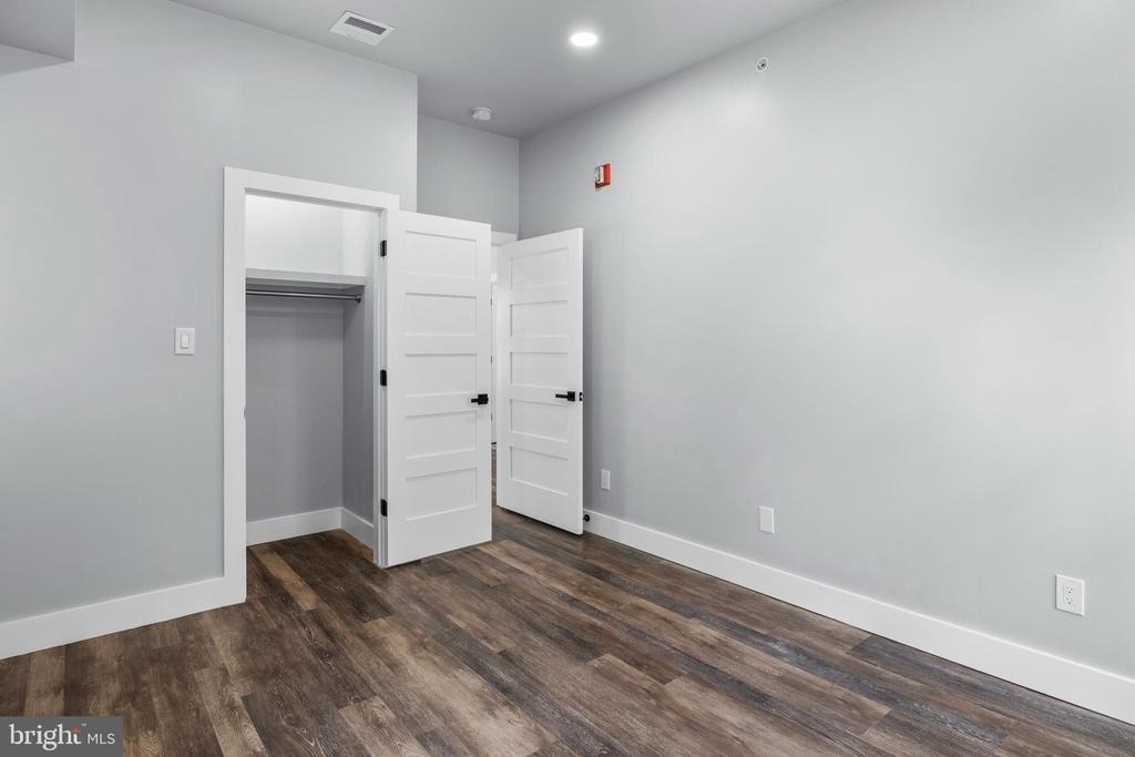 342 W Queen Lane - Photo 14