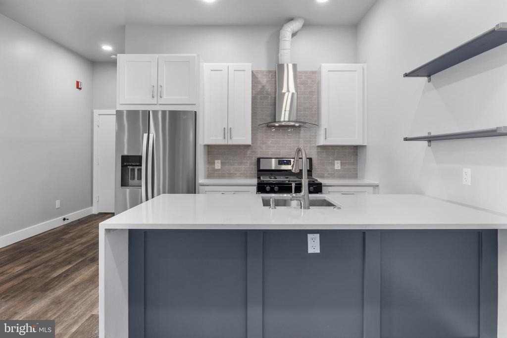 342 W Queen Lane - Photo 9