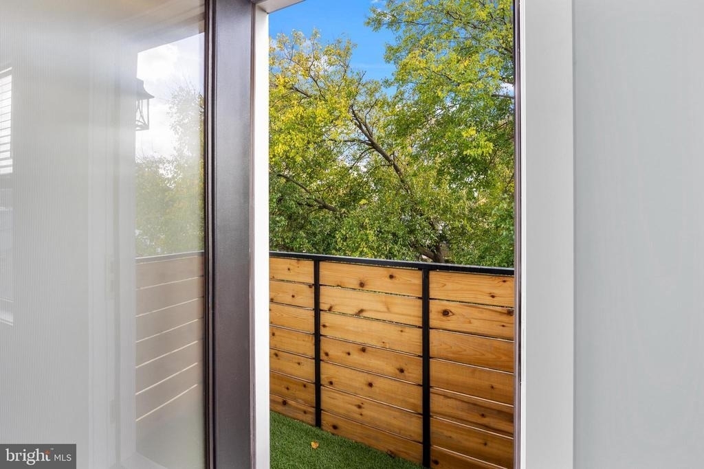 342 W Queen Lane - Photo 15