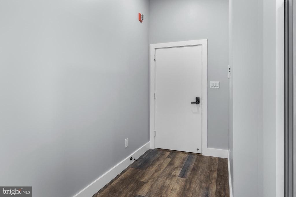 342 W Queen Lane - Photo 7