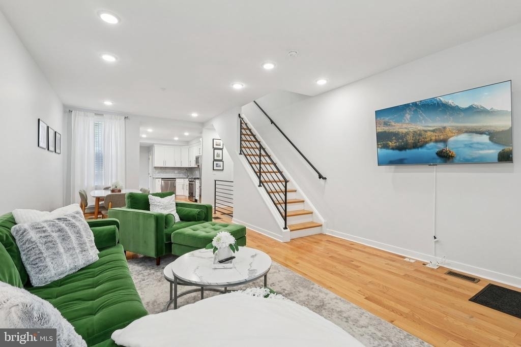 2019 W Girard Avenue - Photo 2