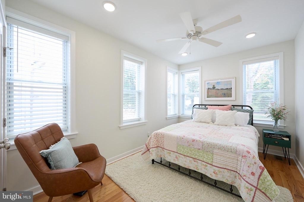 2019 W Girard Avenue - Photo 19